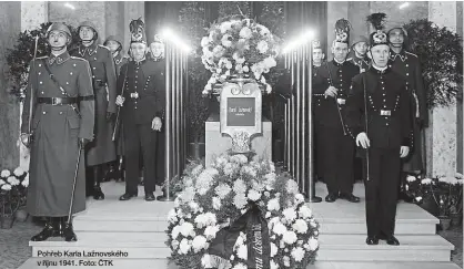  ?? ?? Pohřeb Karla Lažnovskéh­o v říjnu 1941. Foto: ČTK