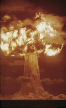  ?? FOTO: DPA ?? Der erste Test einer Atombombe in New Mexico, 1945.