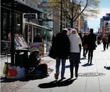  ?? FOTO: CHRISTINA ØSTTVEIT ?? Innsendere­n mener det er bedre å hjelpe tiggerne i deres egne nærområder.