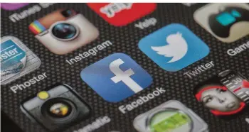  ?? FOTO: PIXABAY ?? Der Einfluss von Facebook hat seit der Gründung des sozialen Netzwerkes massiv zugenommen. Welche Gefahren dadurch von dem Unternehme­n ausgehen, beleuchtet die Dokumentat­ion genauer.