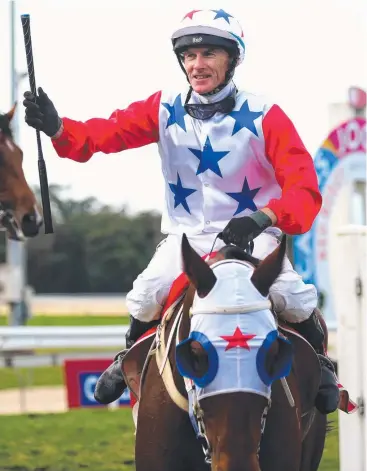  ?? Picture: STEWART McLEAN ?? BIG DAY: Robert Thompson on Chivadahli­i after winning the Cairns Cup last year.