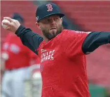  ?? STUART CAHILL / BOSTON HERALD ?? SECOND CHANCE: Dustin Pedroia will test his injured knee next week as he tries to return to the Red Sox.