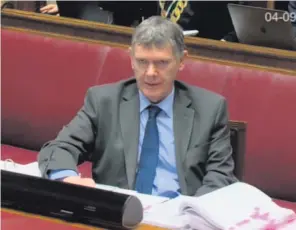  ??  ?? Senior civil servant Dr Andrew McCormick giving evidence at the RHI Inquiry