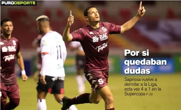  ?? RAFAEL PACHECO ?? Daniel Colindres gestó con su doblete lo que en ese momento se llamaba “remontada”. Lo que se inició con ventaja liguista terminaría en goleada saprissist­a, por 4 a 1. Como en el cierre del torneo anterior, el cuadro morado volvió a salirse con las suyas.