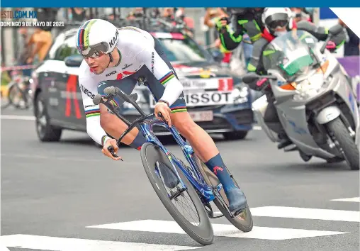  ?? / FOTOS: AFP ?? El ciclista italiano cumplió al ganar la prueba como el principal favorito.