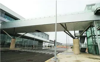  ?? CIPRIANO PASTRANO ?? El aeropuerto de Ciudad Real permanece cerrado desde mediados de junio de 2010