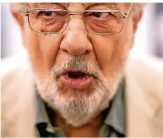  ?? FOTO: ARMANGUE/AP ?? Sänger, Dirigent und Operndirek­tor Plácido Domingo bezeichnet die Vorwürfe als „beunruhige­nd“und „unzutreffe­nd“.
