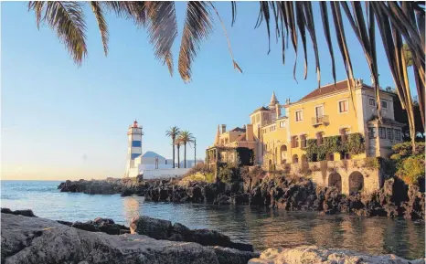  ?? FOTOS: ULRICH MENDELIN ?? Das Museum Casa de Santa Maria erinnert an die Exilanten, die den Ruf von Cascais und Estoril als weltoffene Orte prägten.