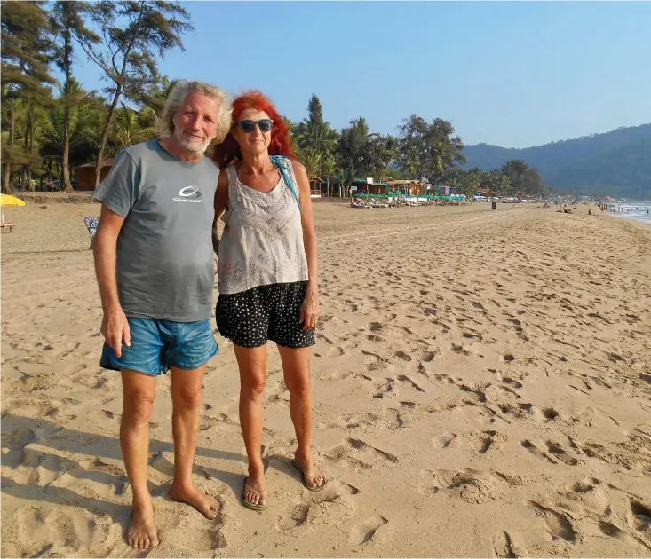  ??  ?? Per Ängkvist och Andrea Resch på Agonda Beach i Goa i januari.