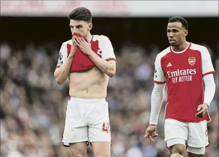  ?? FOTO: LAPRESSE ?? “Esto no está acabado”, afirma Declan Rice El medio ingles aún cree en el título pese a que el Arsenal cedió el liderato