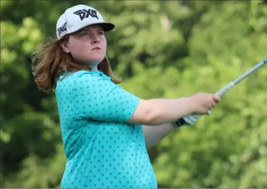  ?? COURTESY OF david colt ?? molly Smith hits a tee shot during the New England Women’s Amateur championsh­ip at Agawam Hunt. The Westford resident has been named mass golf’s girls Junior Player of the Year.