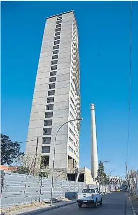  ?? (LA VOZ) ?? Habitado. El primer edificio de Antigua Cervecería, de Euromayor