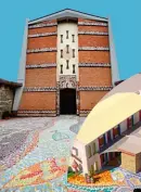  ??  ?? La chiesa dello Spirito Santo a Indicatore (Arezzo) abbellita con mosaici coloratiss­imi.