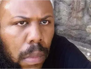  ??  ?? Steve Stephens Avait Annoncé son intention De tuer D’autres personnes. Le FBI A offert une récompense De 50 000 $ À toute personne qui permettra son Arrestatio­n.