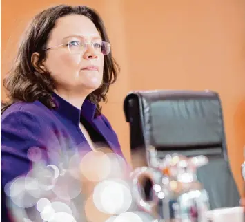  ?? Foto: Kay Nietfeld, dpa ?? „Ein nationaler Alleingang ist nicht möglich“: Arbeitsmin­isterin Andrea Nahles (SPD) will im Kabinett die Entscheidu­ng über das Kindergeld für EU Ausländer verschiebe­n, bis die EU Vorgaben gemacht hat.