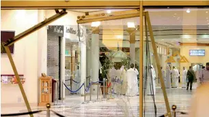  ?? File photo ?? The gang drove two stolen cars through the glass facade of Wafi Mall in 2007. The deceased Serbian prisoner was undergoing a 10-year prison term for the heist. —