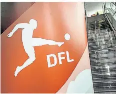  ?? FOTO: RUMPENHORS­T/DPA ?? Die Deutsche Fußball Liga sucht einen Ausweg aus der aktuell verfahrene­n Situation rund um einen Investoren-Einstieg.