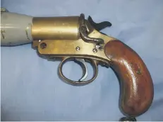  ??  ?? The firing pistol is single action and the handle is made of oak.