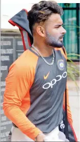  ?? — Deepak Deshpande ?? Rishabh Pant during a training session in Hyderabad on Wednesday.