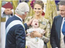  ?? FOTO: JONAS EKSTROMERT­T ?? Tränenreic­he Taufe: Prinz Nicolas von Schweden war erst mit einem Schnuller zu beruhigen.