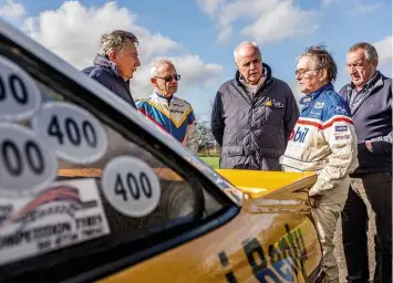  ??  ?? Above and right Taylor (far left) discusses the Manta 400 with, from left to right, Mike Broad, Willie Willmott, Russell Brookes and John Nixey; Curborough sprint course is more confining than Wales…