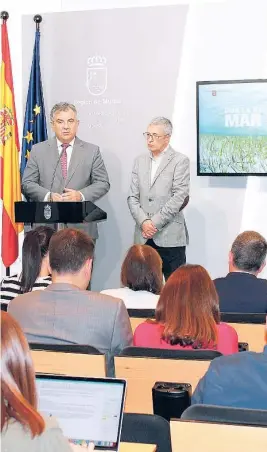  ?? LA RAZÓN ?? Juan María Vázquez y Hugo Morán, ayer tras la reunión