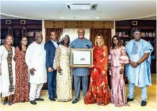  ??  ?? Mrs Winihin Jemide ( left), Mrs Modele Shonibare, Otunba Alaba Shonibare, Mr Toye Odunsi, Mrs Remi Odunsi, Pastor Paul Adefarasin, Pastor Ifeanyi Adefarasin and Mrs Edith & Hon. Commission­er Sam Egube