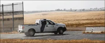  ?? ALEJANDRO TAMAYO / SAN DIEGO UNION TRIBUNE ?? A Border Patrol truck patrols east of Otay Mesa outside San Diego. In January, President Trump vowed to hire 5,000 Border Patrol agents, but the number fell by 220 in the ensuing seven months.