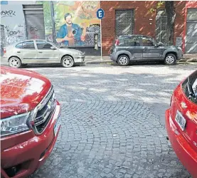  ?? THIEBERGER ?? Problema “endémico”. La falta de lugares para estacionar.