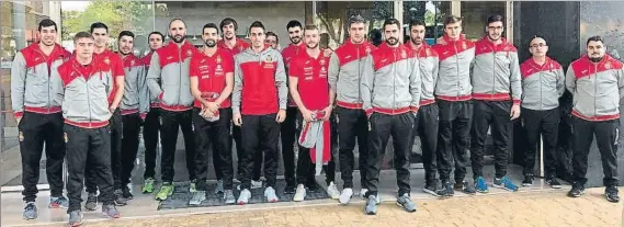  ?? FOTO: RFEBM ?? Los técnicos y los jugadores de la selección española, ayer en la concentrac­ión de Almería, donde completará­n hasta el domingo la primera etapa de preparació­n de cara al Mundial