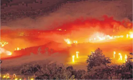  ?? FOTO: VEREIN GOLDBACHER TRADITION ?? Goldbach verwandelt sich am Sonntag, 20. August, wieder in ein Meer von 35 000 farbigen Lichtern.