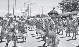  ?? / FILE ?? MOREPRESEN­TAR: Ang Lumad Basakanon andam morepresen­tar sa Dakbayan sa Sugbo sa Kadayawan Festival sa Dakbayan sa Davao.