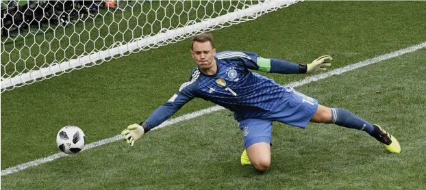  ?? Foto: AFP/Mladen Antonov ?? Deutschlan­d und Manuel Neuer geschlagen: Der Bayern-Torwart war ein sicherer Rückhalt, konnte das 0:1 aber auch nicht verhindern.