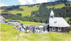  ?? FOTO: MUSIKVEREI­N UIGENDORF ?? In den umliegende­n Bergen hallten der Gesang der Besucher und das Spiel des Musikverei­ns Uigendorf wider.