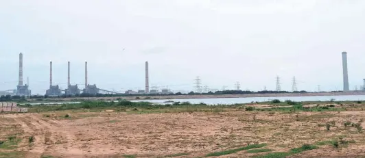  ?? THE HINDU ARCHIVES ?? THE NTPC balancing reservoir where the proposed largest floating solar power plant is to come up in Ramagundam in Telangana.