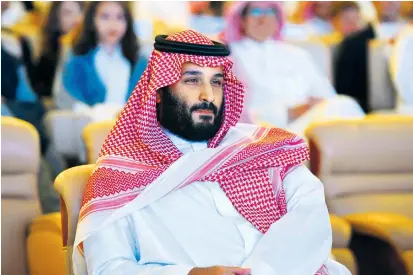  ??  ?? Kronprinz Mohammed bin Salman hat seine Macht in Saudi-Arabien mit dem überrasche­nden Rundumschl­ag gegen angeblich korrupte Prinzen und Minister weiter gefestigt.