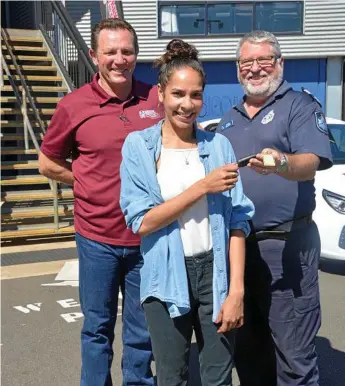  ?? Photo: Tara Miko ?? IN CONTROL: Celebratin­g 12 months of success are (from left) Braking the Cycle coordinato­r Marcus Osborne, driver Whitley Jacobs and Sergeant Cam Crisp.