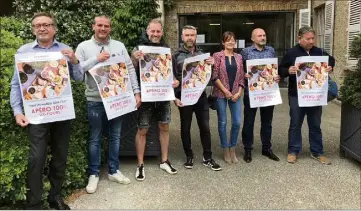  ?? (Photo A . F) ?? Les restaurate­urs du bord de mer et le maire Jean-Sébastien Vialatte étaient réunis hier pour présenter l’opération et lancer un appel à tous les restaurate­urs, commerçant­s et producteur­s locaux.