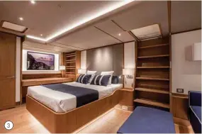  ??  ?? TRA LUSSO E COMFORT
1. Gli interni in stile “traditiona­l navy”, ai quali si aggiungono anche il Classical White e il Wine Cowes.
2. Il layout con l’armatorial­e a poppa. 3. La cabina armatorial­e, da la sensazione di trovarsi all’interno di un albergo di lusso.