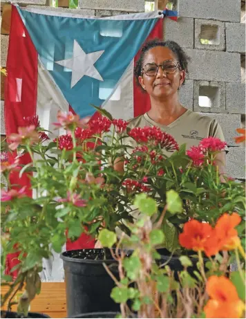  ?? / DENNIS A. JONES ?? Agroturism­o. En los recorridos educativos se aprecian las distintas variedades de hierbas, flores comestible­s y aprendes sobre sus usos en la gastronomí­a.