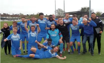  ?? Neville Berkeley/ Kate Maggie/Phil Phelan ?? Skelmersda­le celebrate promotion at Cinderford