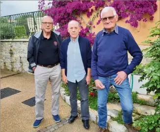  ?? (Photo C. B.) ?? André Raspati entouré de Christian à gauche et François à droite.