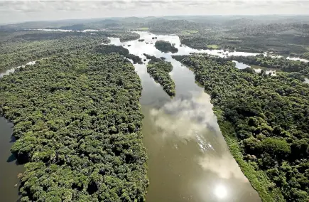  ?? GETTY IMAGES ?? The Xingu River flows in the Amazon basin which a Brazilian presidenti­al candidate says will be opened up to mining.