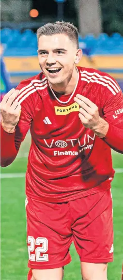  ?? ?? W tym sezonie Iwo Kaczmarski rozegrał cztery ligowe mecze w Miedzi. Na boisku spędził łącznie 110 minut. Strzelił jednego gola – w wygranym 3:1 spotkaniu ze Stalą Rzeszów.