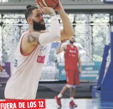  ?? EFE ?? FUERA DE LOS 12
Carlos ‘Yao’ López quedó fuera del combinado nacional que debutaba anoche ante Estados Unidos en la primera ventana en Orlando.