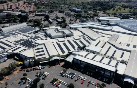  ?? ?? WONDERPARK Shopping Centre now has 9 545 solar panels on its rooftop to reduce its reliance on the national electricit­y grid.