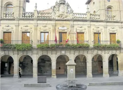  ?? Foto: A.C. ?? El salón de plenos del ayuntamien­to de Viana será uno de los locales para realizar actos civiles.