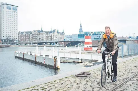  ??  ?? NEW DIRECTION: Former Copenhagen mayor Bo Asmus Kjeldgaard at the city’s famous harbour bath.