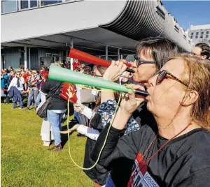  ?? ?? In vielen Bundesländ­ern demonstrie­rten die Elementarp­ädagoginne­n.