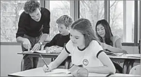  ??  ?? Scholen hebben een kolossaal tekort aan leerkracht­en.